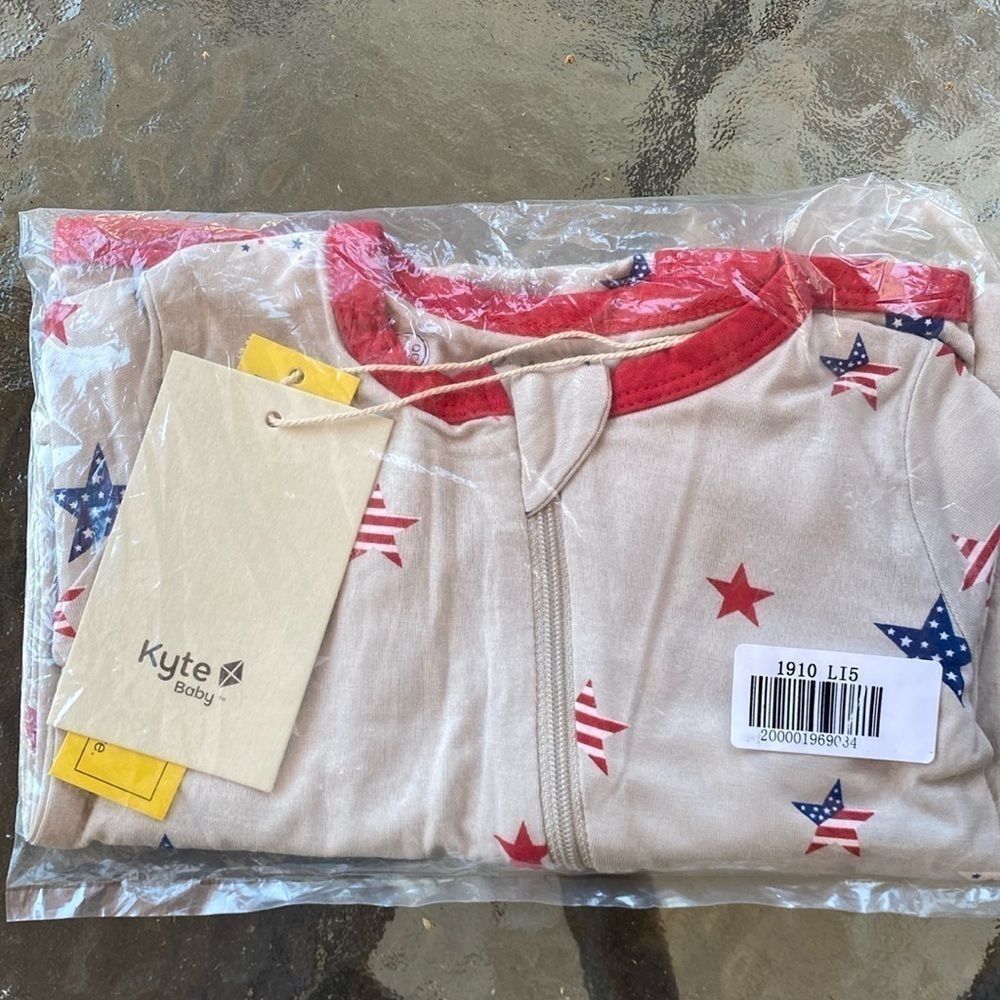 Kyte Baby Long Sleeve Romper - American Stars • 18-24 Months